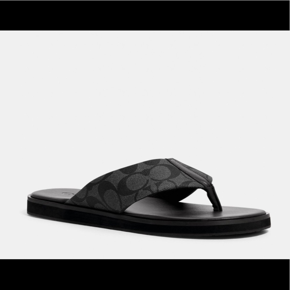 Men’s 7 / Woman’s 9 Flip Flop In Signature Canvas